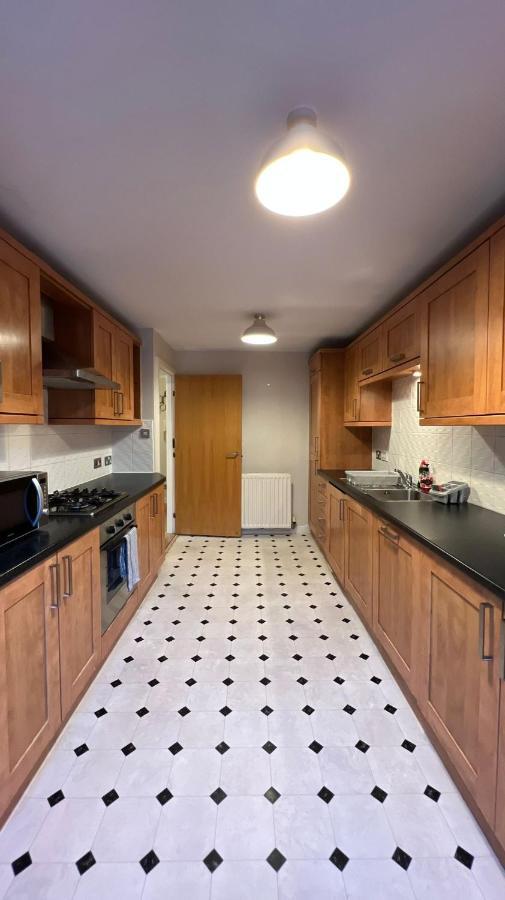 Edinburgh City Centre - Powderhall Modern Spacious 2 Bedroom Apartment With Free Parking Eksteriør bilde