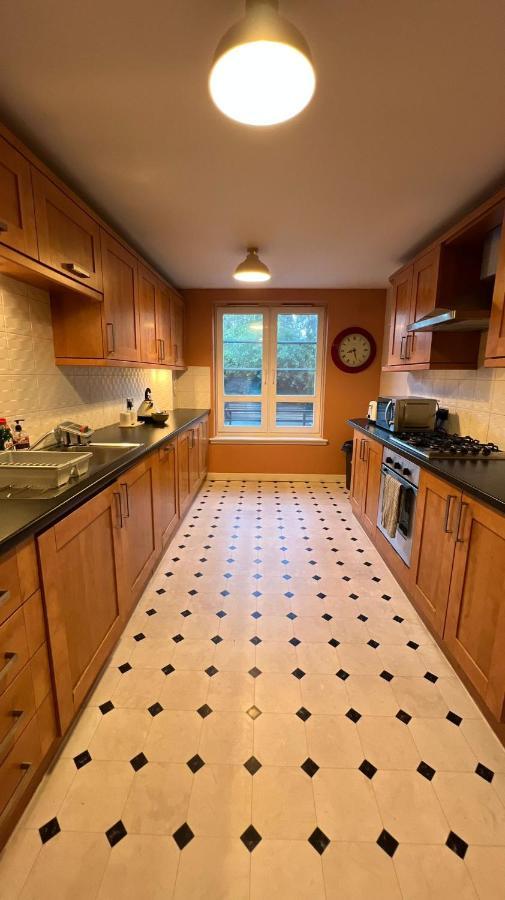 Edinburgh City Centre - Powderhall Modern Spacious 2 Bedroom Apartment With Free Parking Eksteriør bilde
